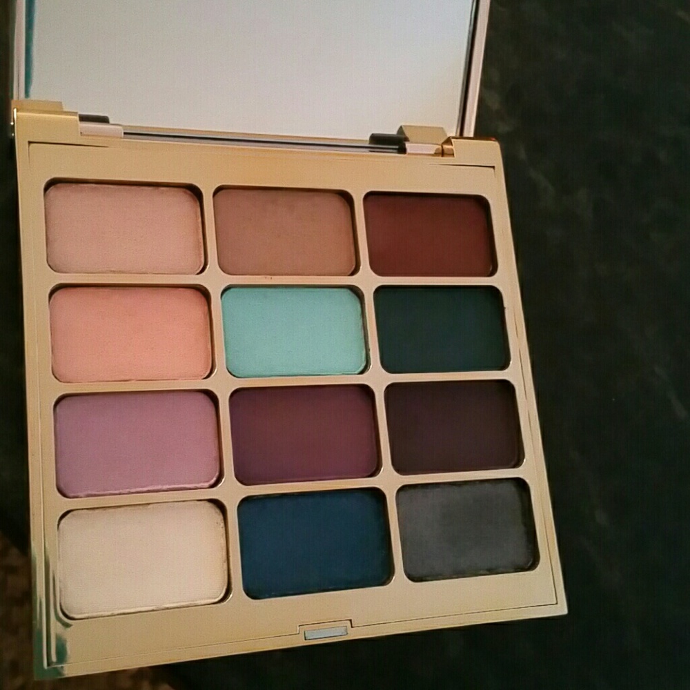 Stila Eyes are the window eyeshadow palette Body
